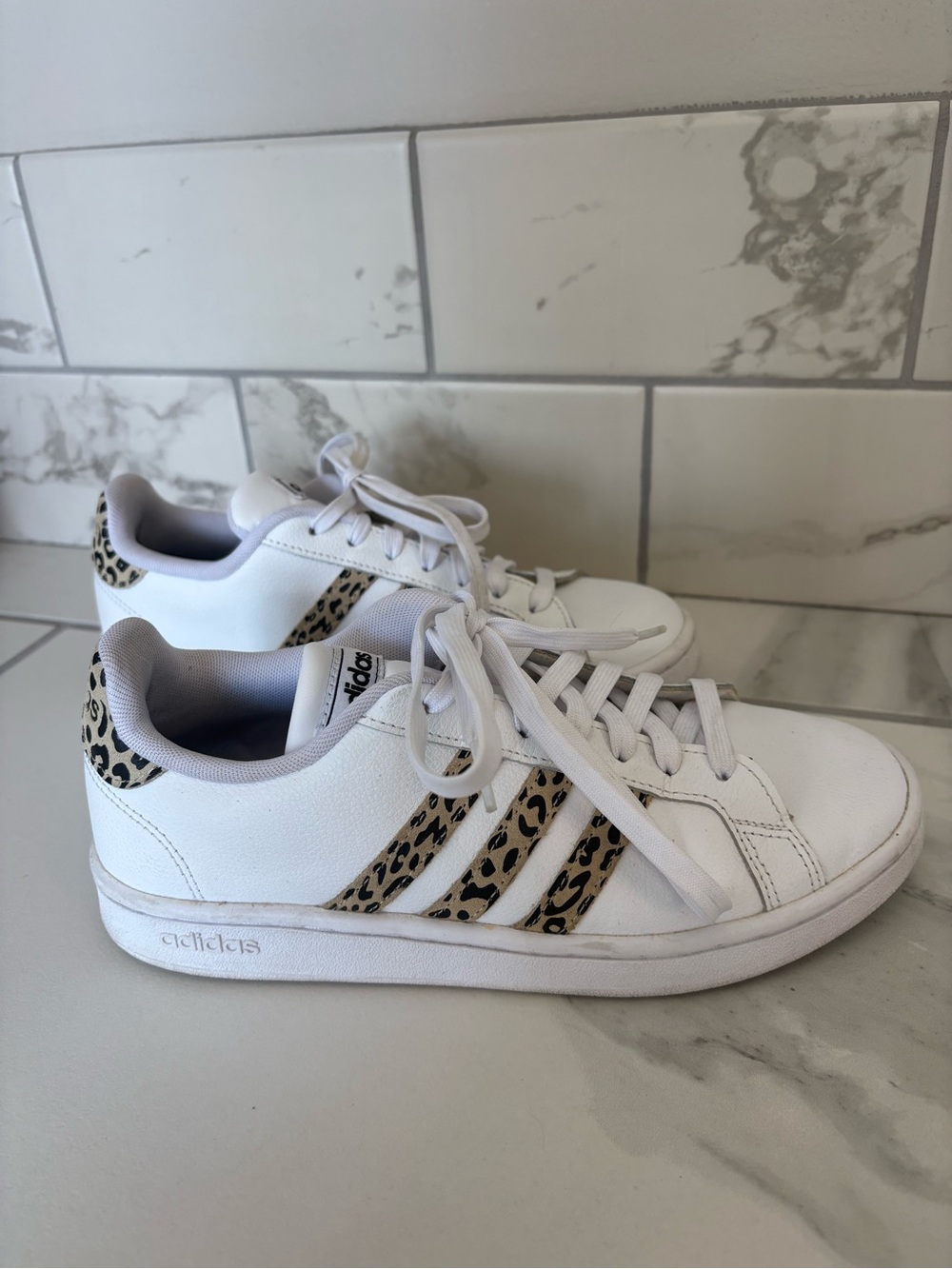 adidas Women's Grand Court Sneakers FW9778 White Leopard Print Size 7.5